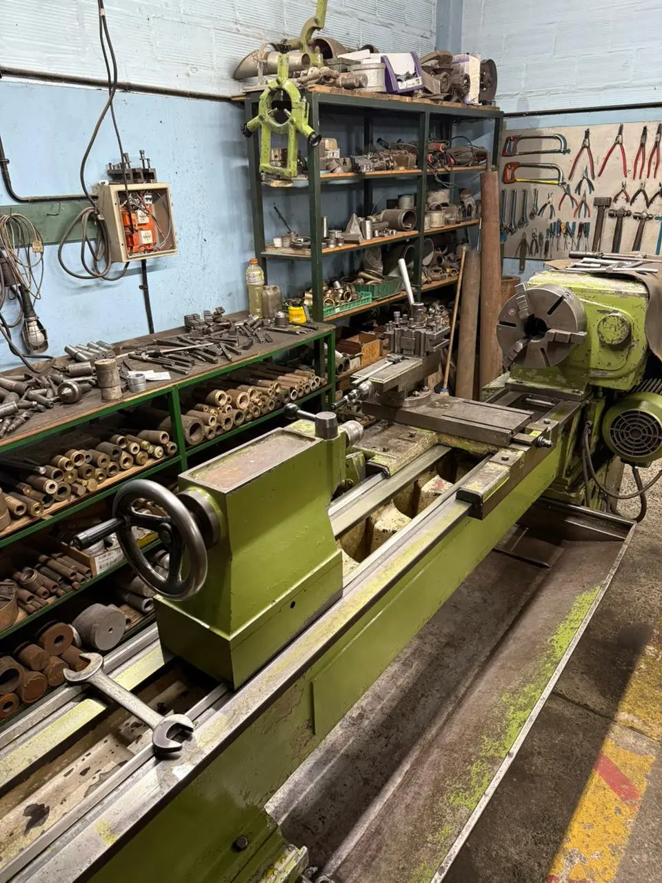 Torno Sideral 1,5 m, torneado en el taller de Tornería Universal — foto 1 de 3