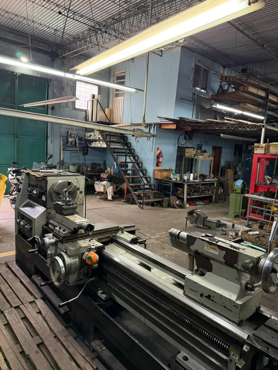 Torno Wing L2680, torneado pesado en el taller de Tornería Universal — foto 1 de 3